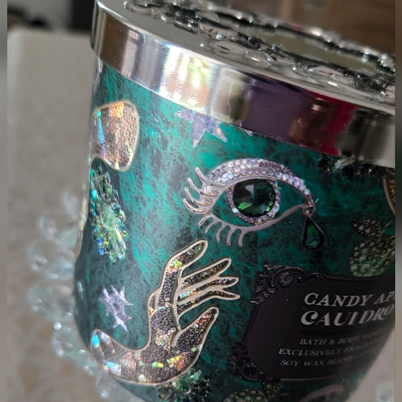 Candy Apple Cauldron 4-Piece Gift Set w/Bag • Bath & Body Works • - Picture 5 of 16